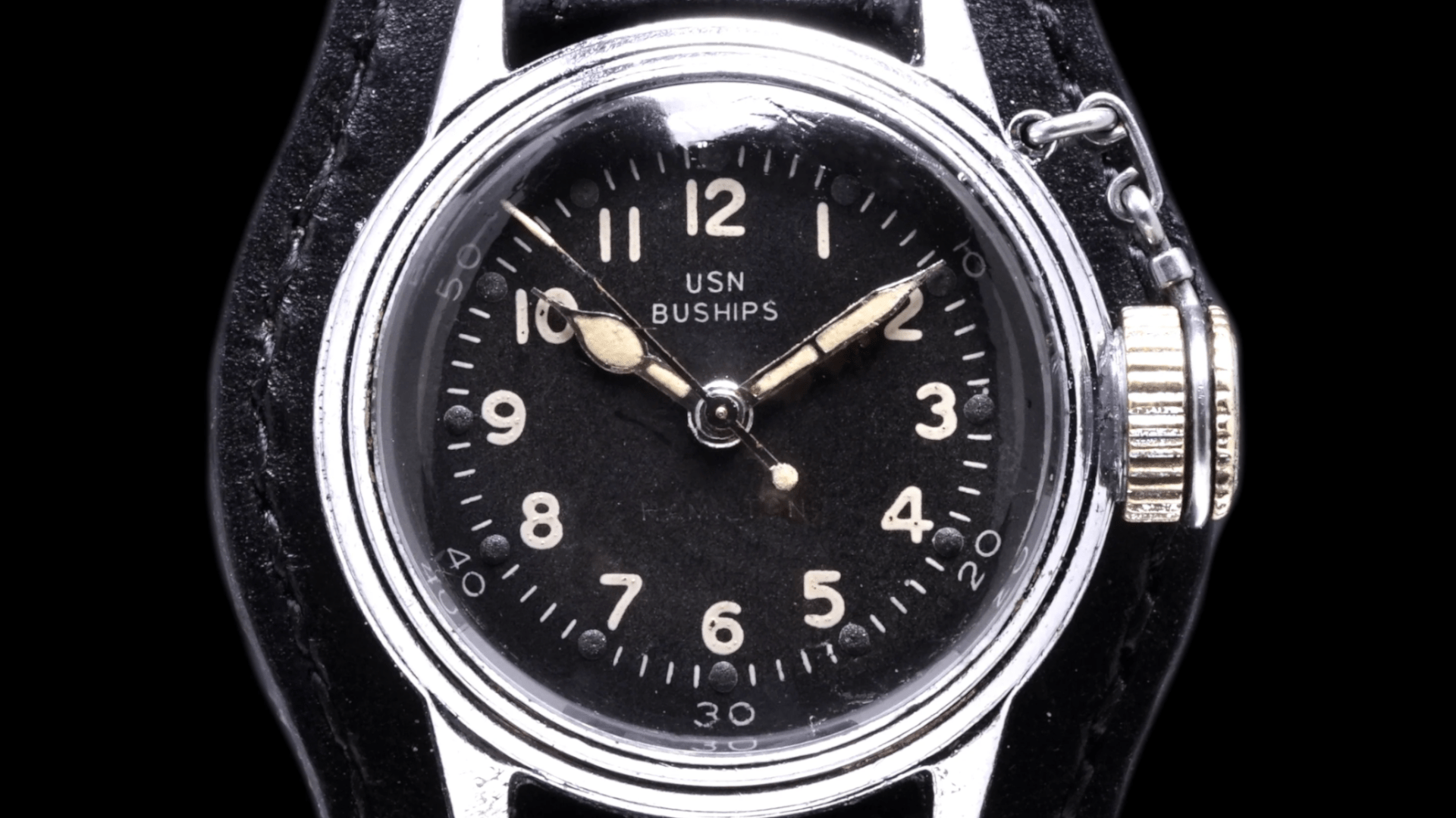 時計 Bulova usn buships 人気のBUSHIPS WATCH に水没ポインターが、さらに文字盤を魅力的に