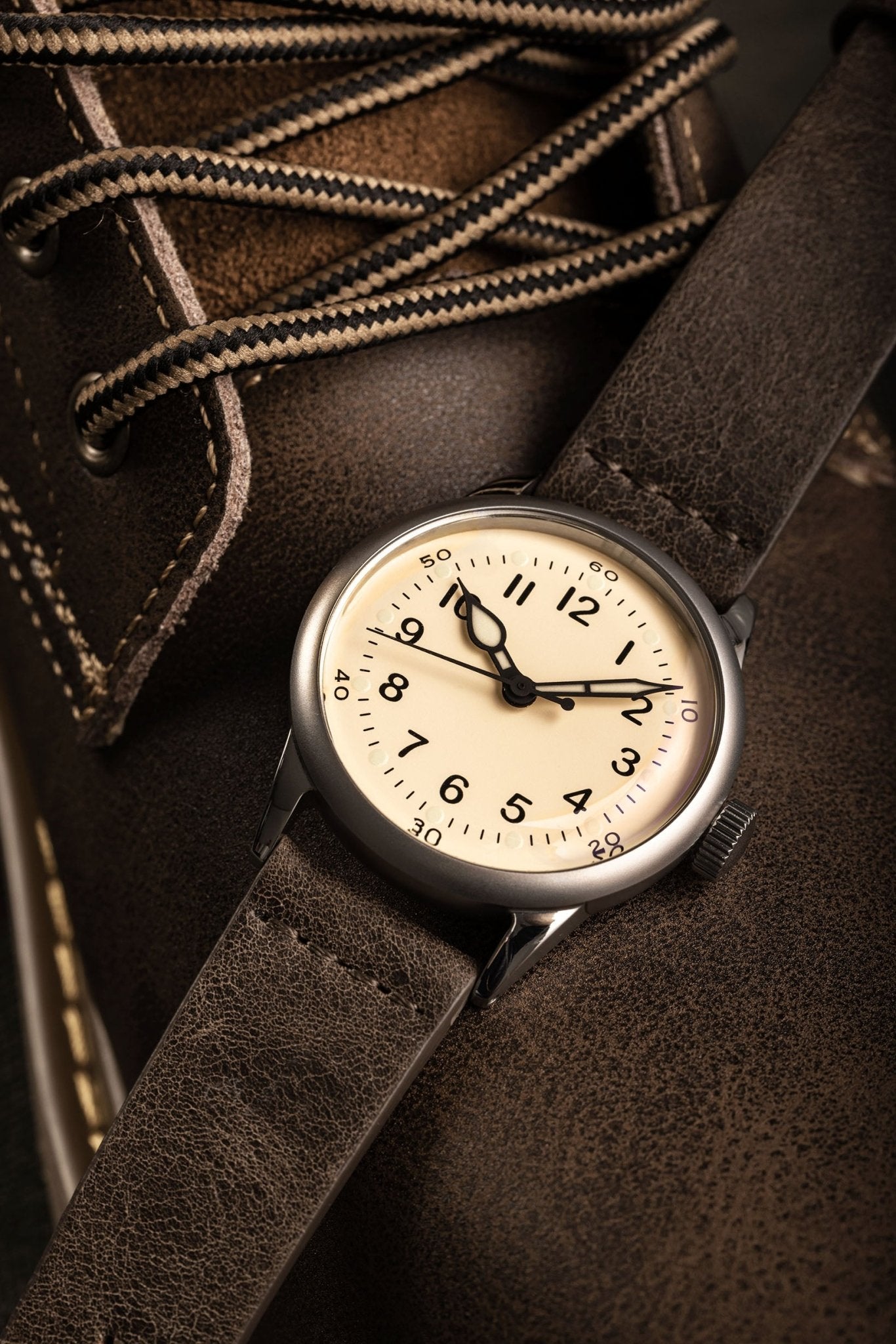 Service Watch - White Leather - Praesidus